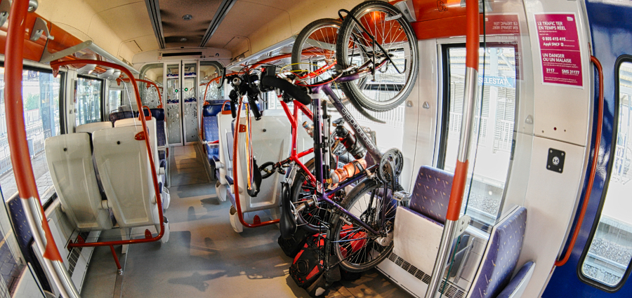 15-09-fietsenindetrein