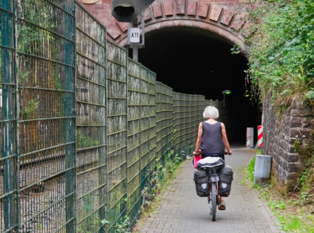 tunnelinkylldal